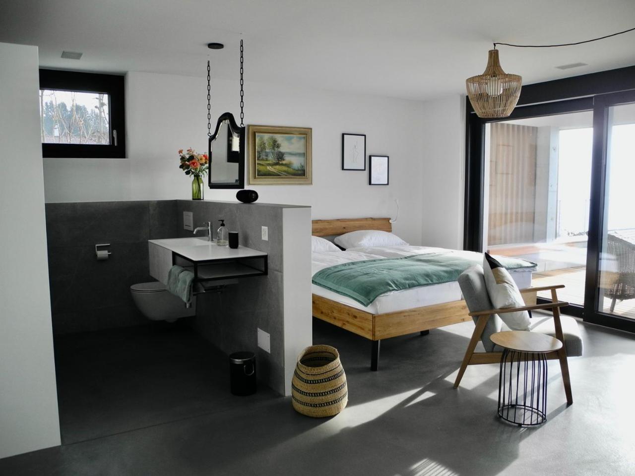 ザルネン Le Bon Moment Bed & Breakfast エクステリア 写真